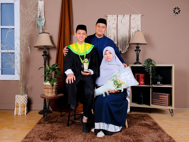 Mengabadikan Warisan Cilacap: Kenapa Foto Studio Ini Layak Dicoba
